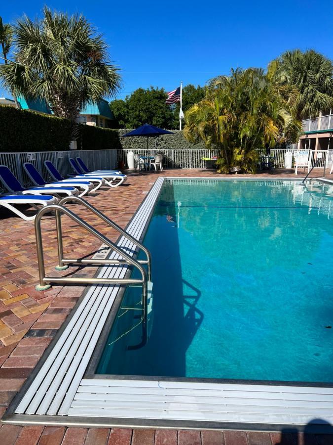 Breezy Palms Resort 伊斯拉莫拉达 外观 照片